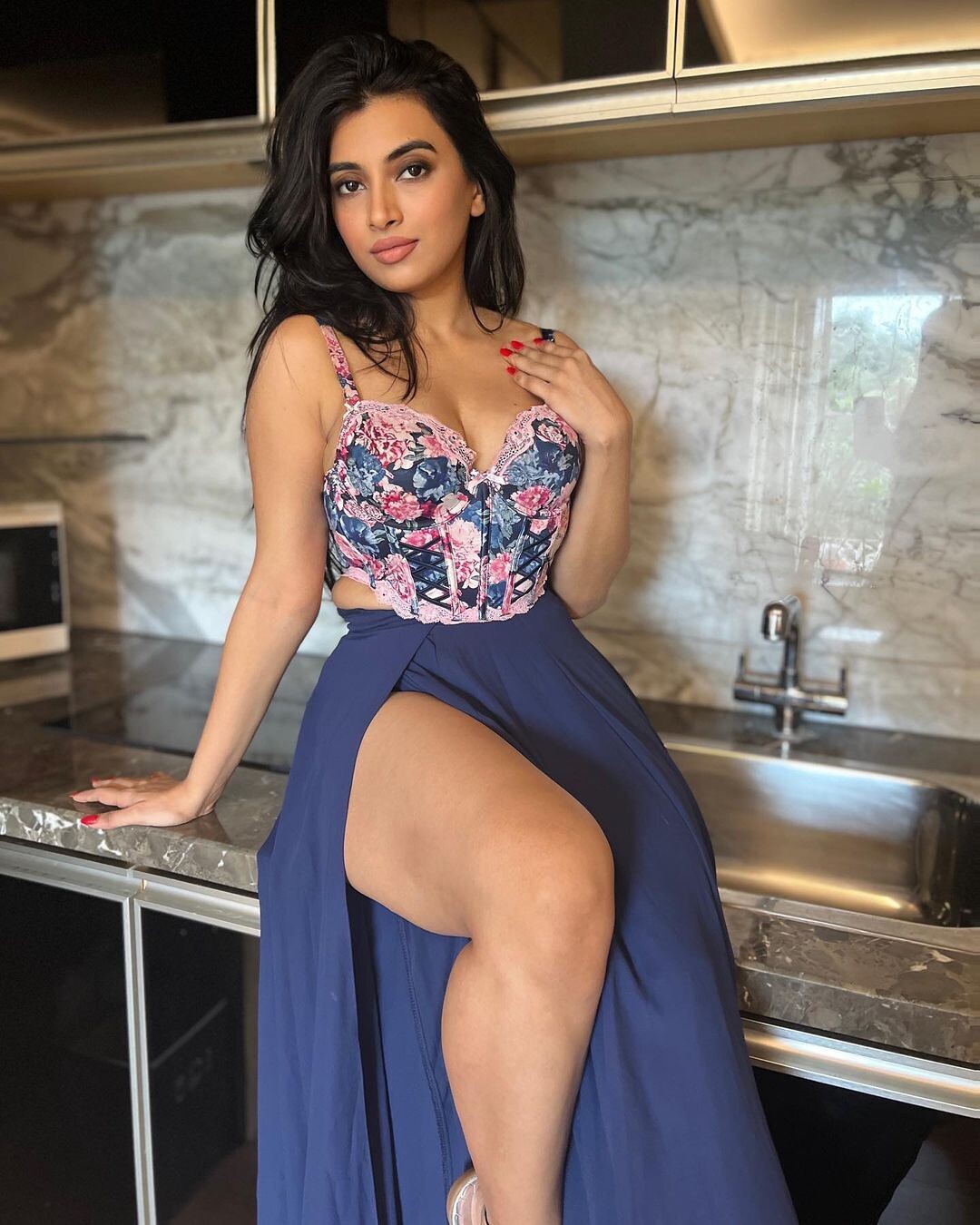 Dubai college girl Escort