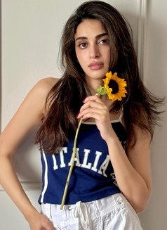 Educated Model Dubai